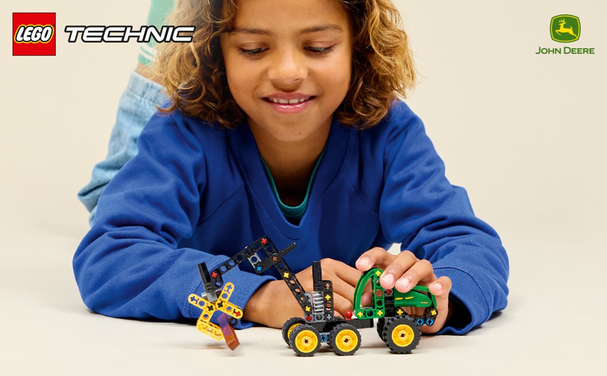 LEGO Technic Harwester kołowy John Deere 1470H