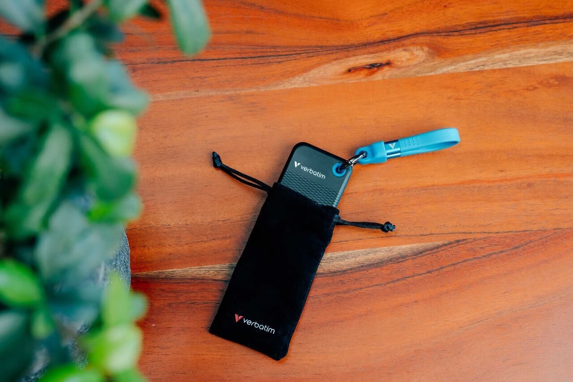 фото SSD накопитель Verbatim Pocket 512 GB Blue (32283) 2