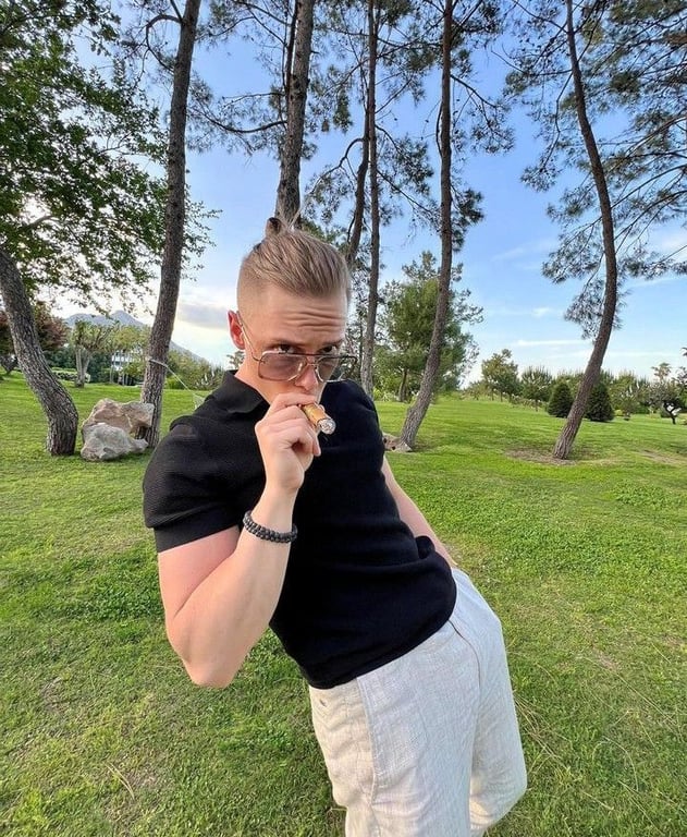 dwebz Farcaster social identity (Fname handle) PFP