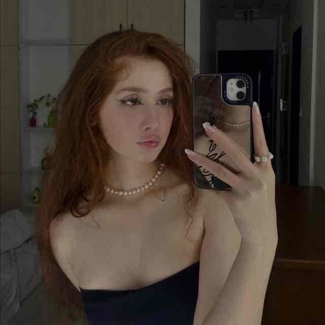 Mia Lawson's Farcaster avatar