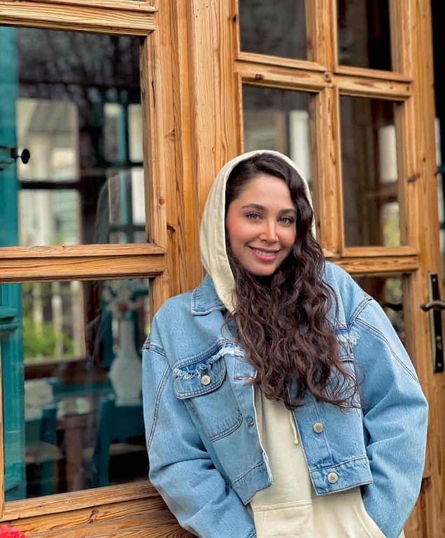 Nazanin Yekta's Farcaster avatar