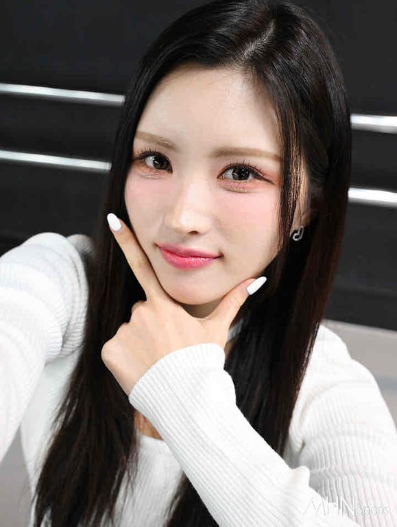 Miyu pfp