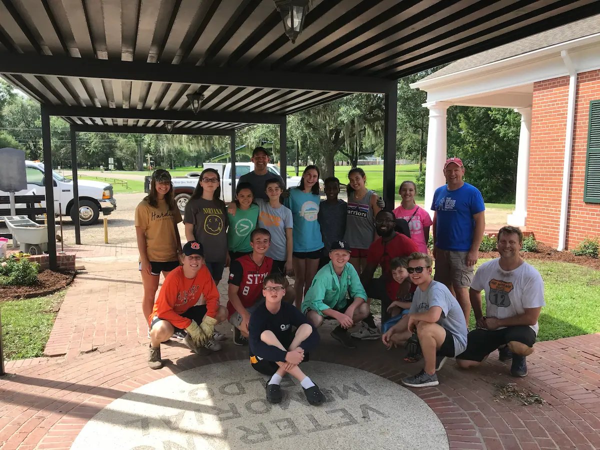 Model City Missions volunteers serving New Iberia