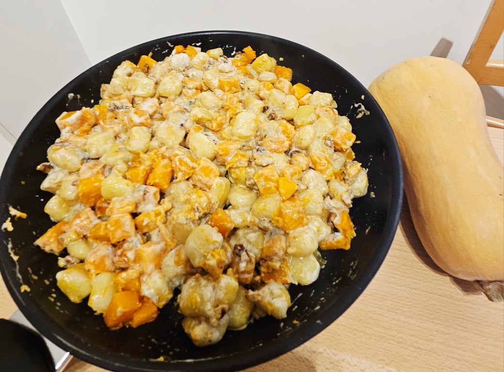 Gnocchis aux butternut gorgonzola et noix