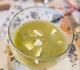 Soupe froide de courgettes à la menthe et à la feta