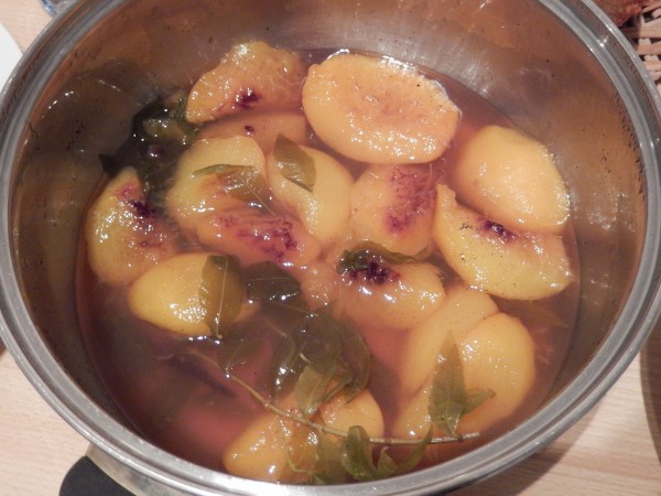 Soupe de pêches à la verveine citronnelle