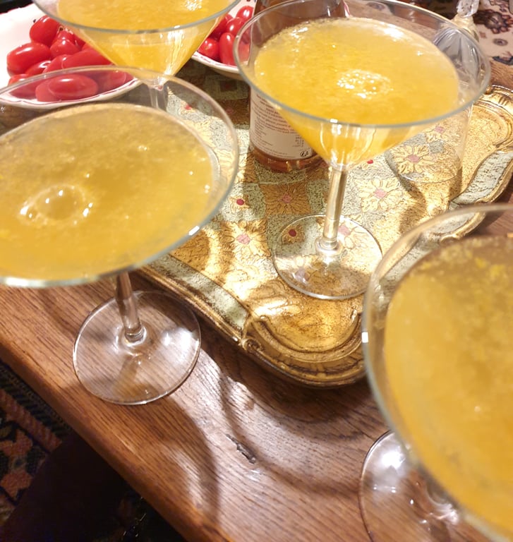 Cocktail au sirop de thym, clémentine et citron