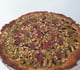 Tarte aux champignons, pesto, noisettes et viande des grisons