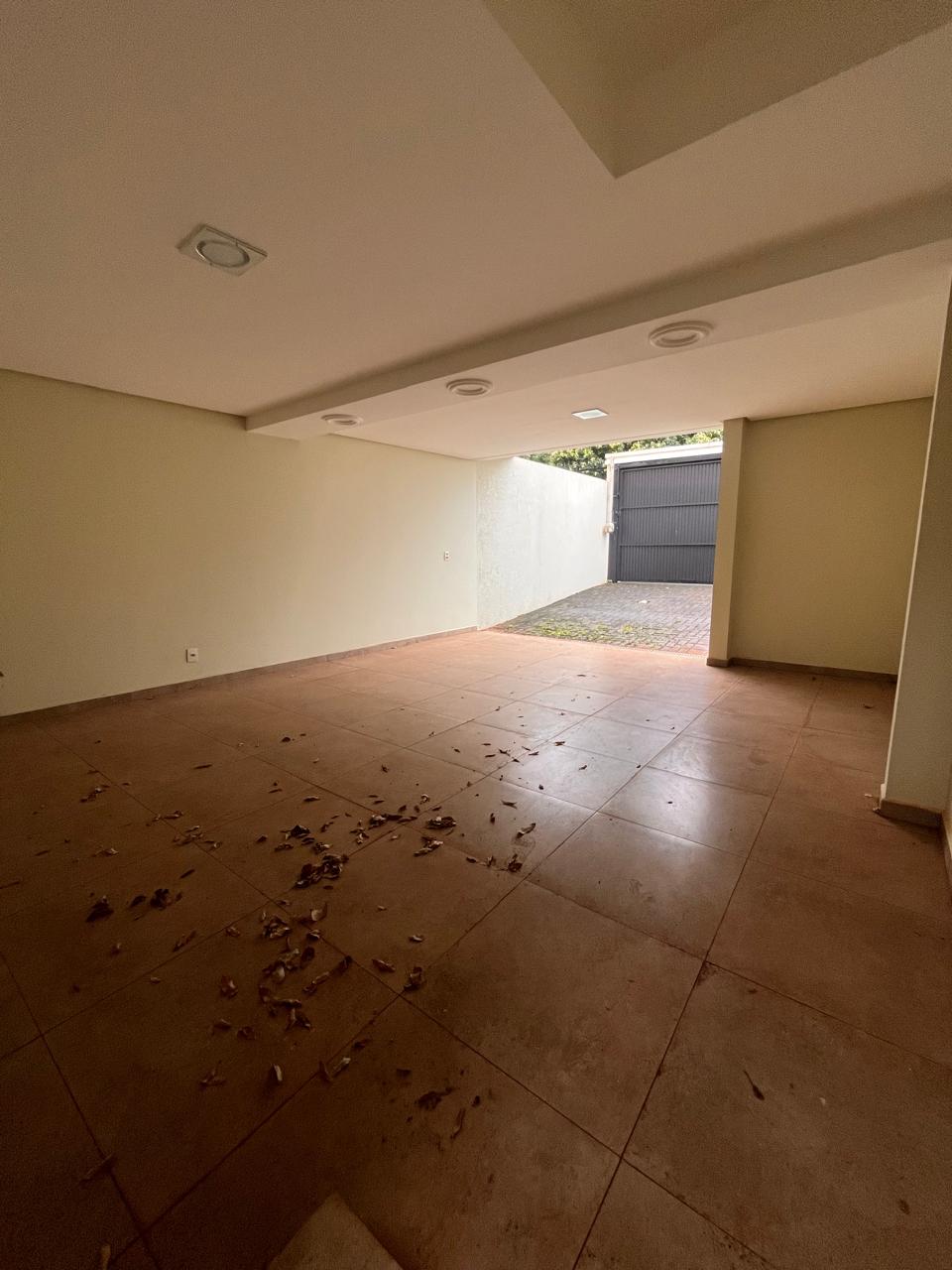 Casa de 191m2 com varanda, hall e sala de estar — foto 18
