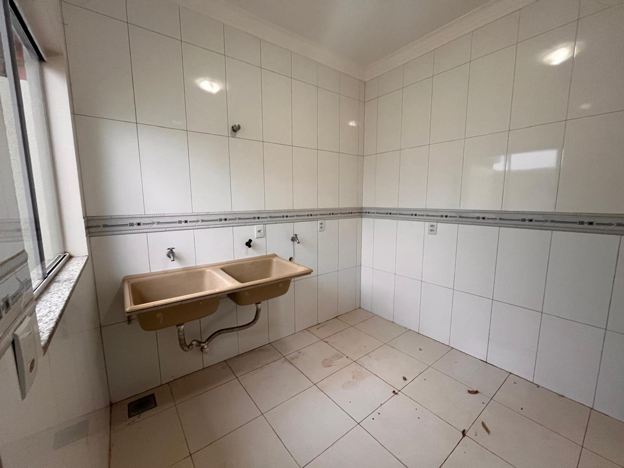 Casa de 191m2 com varanda, hall e sala de estar — foto 15