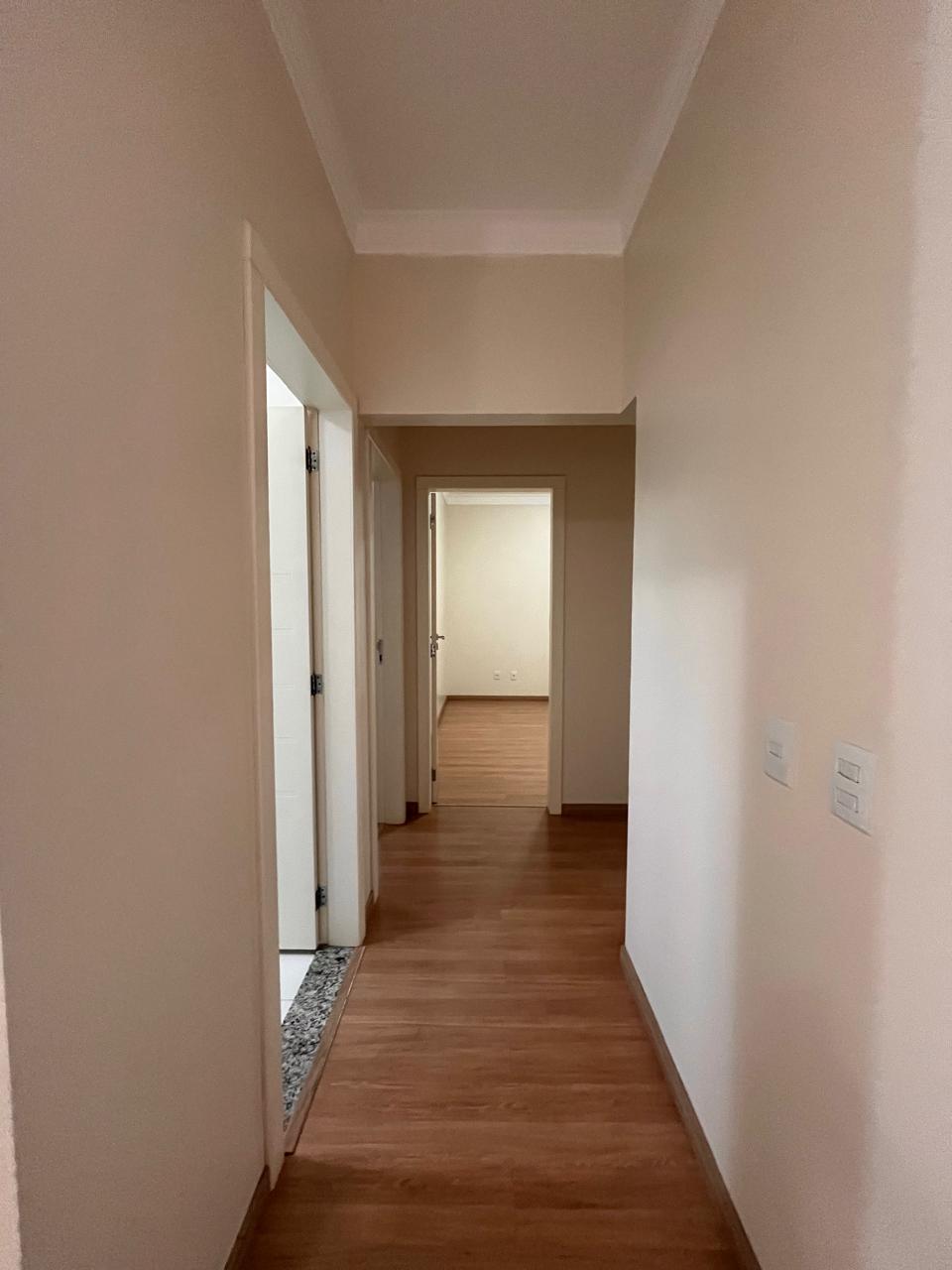 Casa de 191m2 com varanda, hall e sala de estar — foto 8