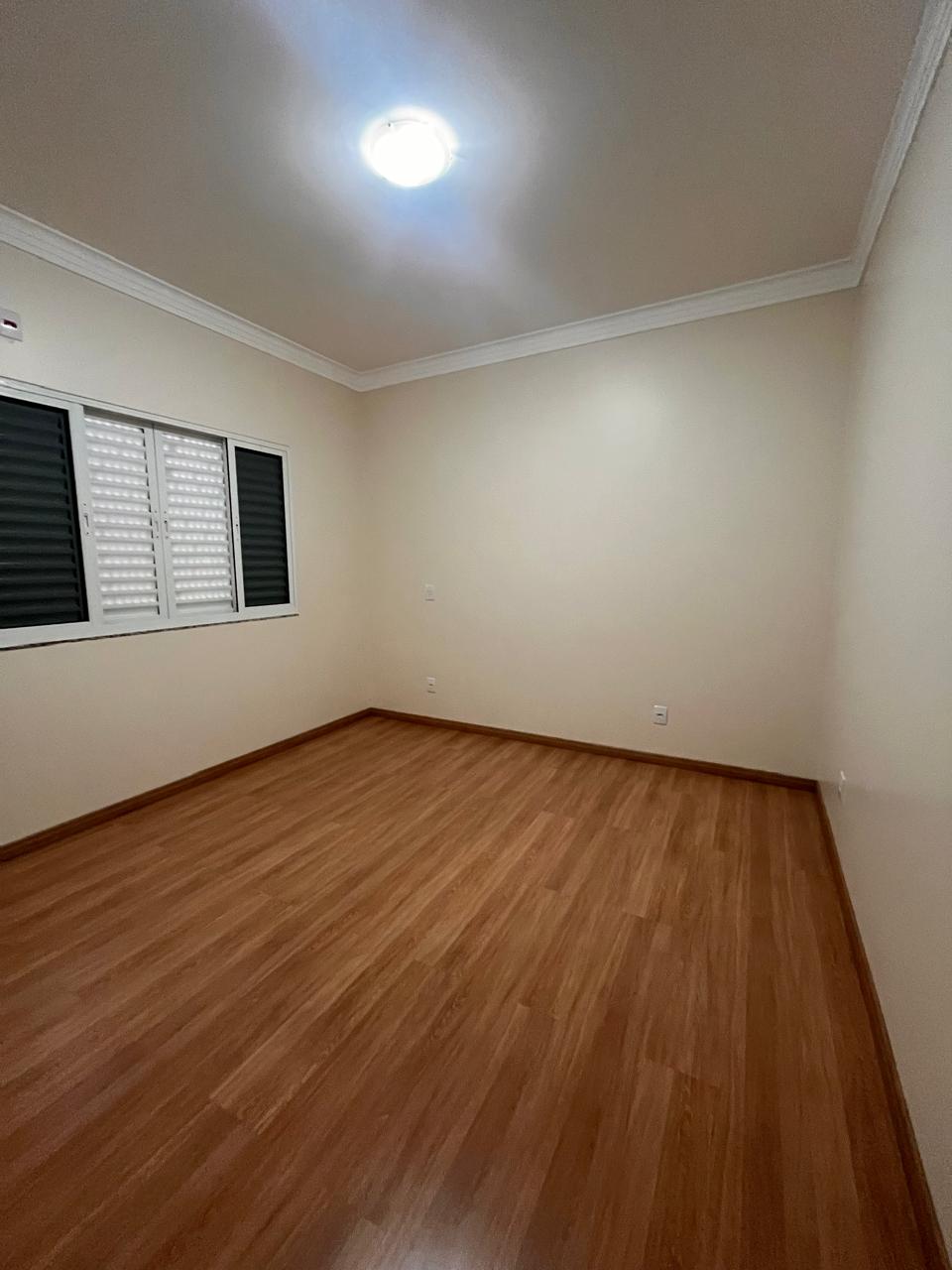 Casa de 191m2 com varanda, hall e sala de estar — foto 13