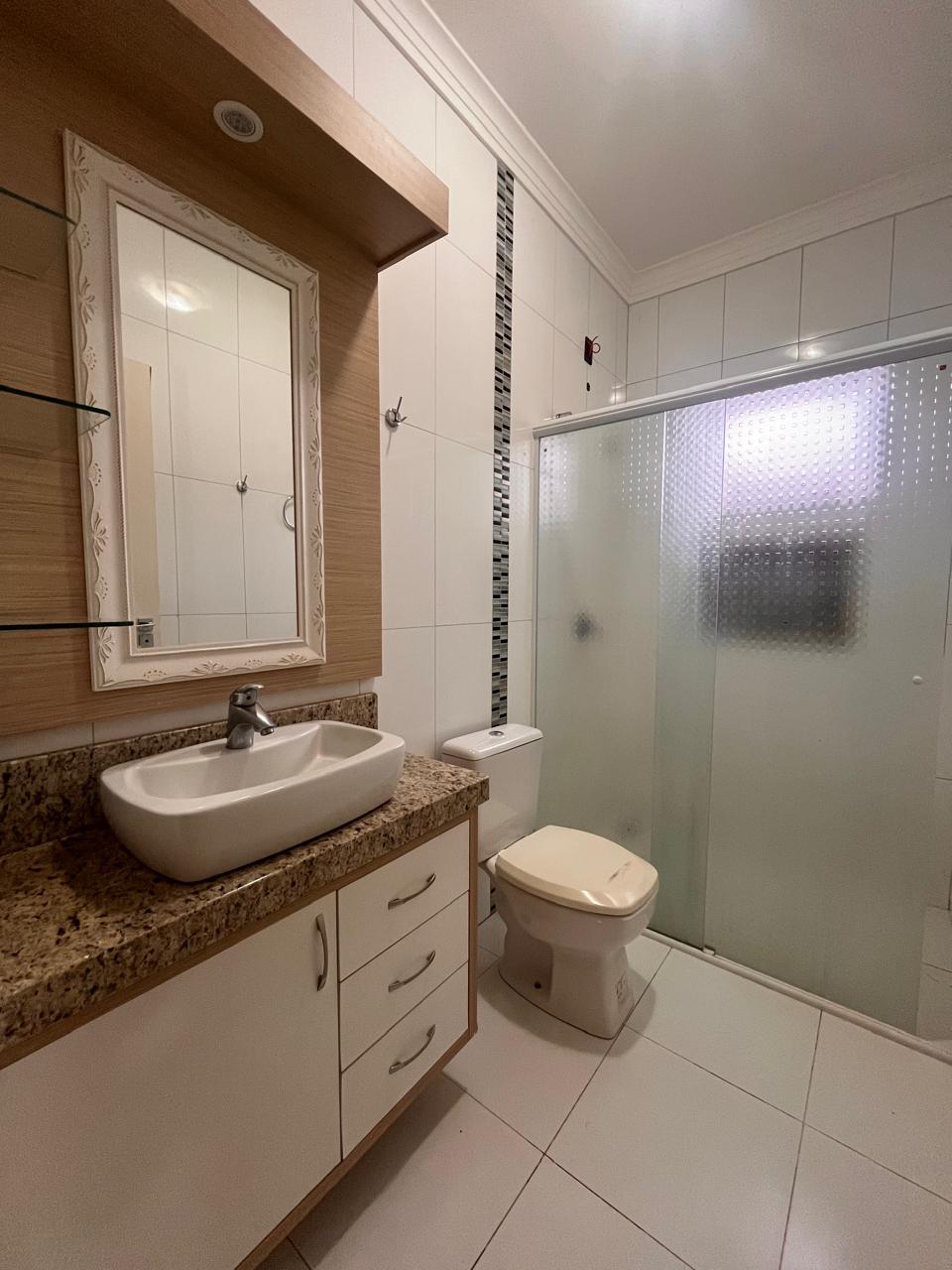 Casa de 191m2 com varanda, hall e sala de estar — foto 9