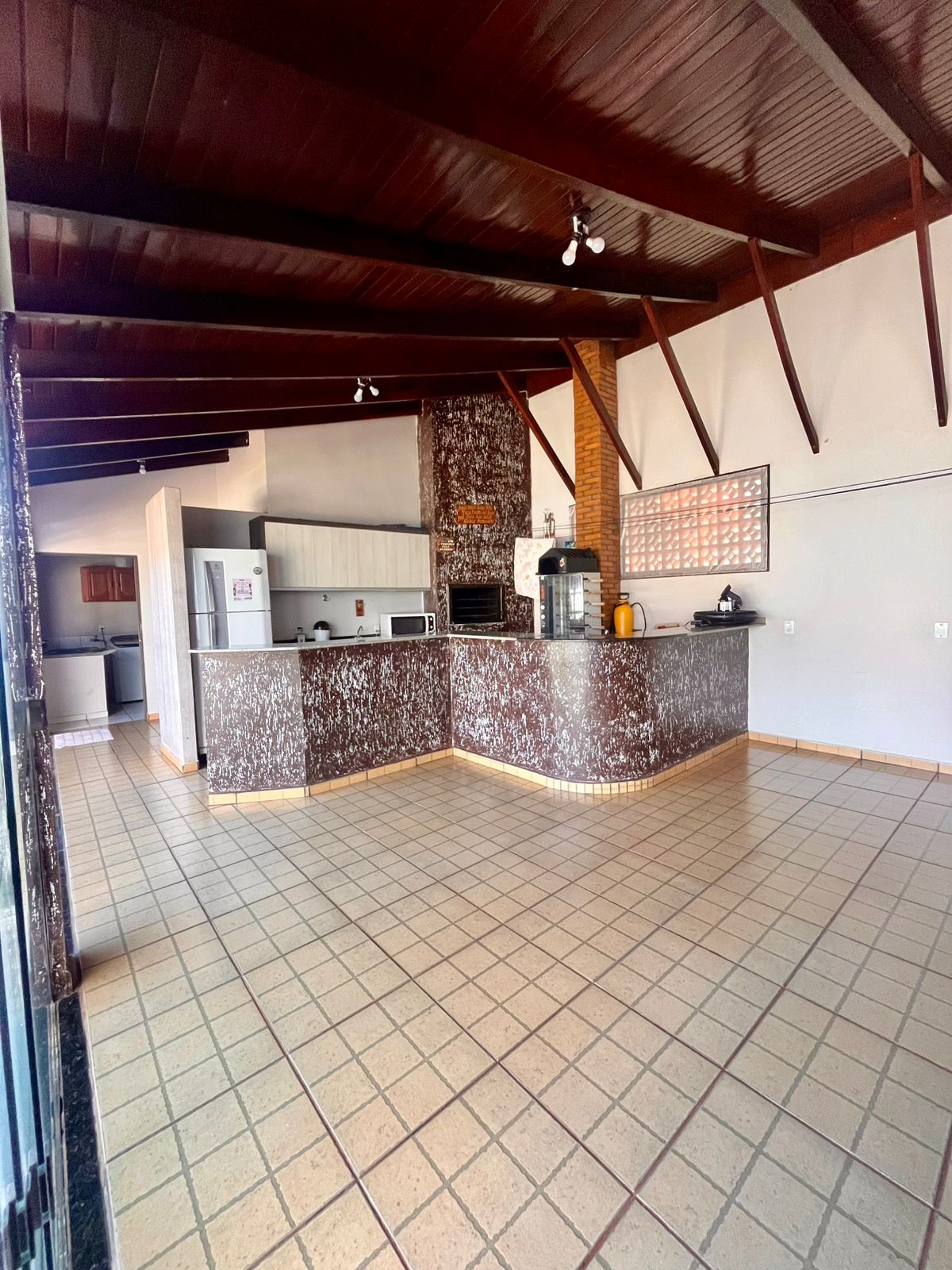 Casa com área de festa com gourmet e hidromassagem — foto 17