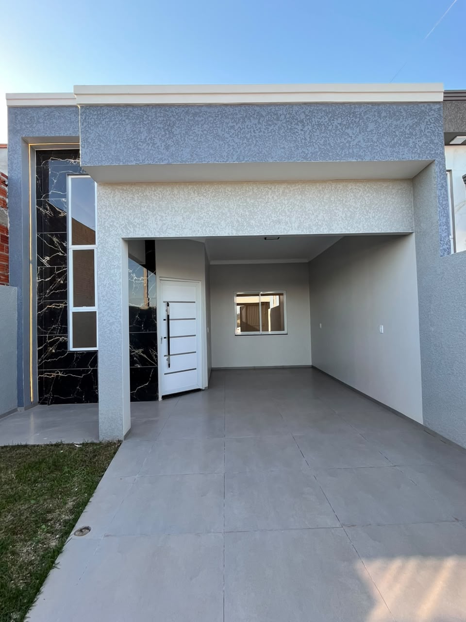 Casa com 1 suite + 2 quartos
