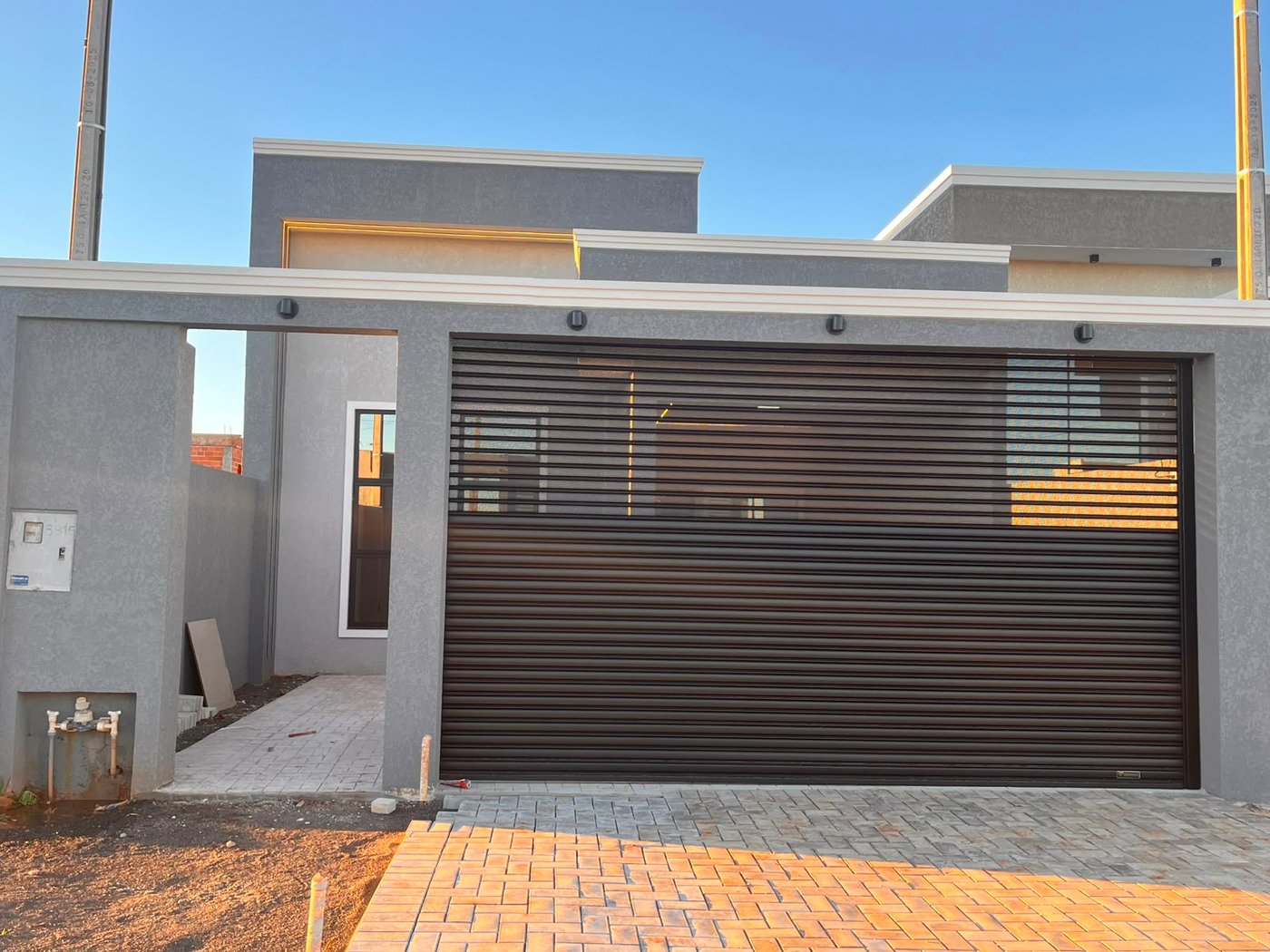 Casa com 1 suite + 2 quartos
