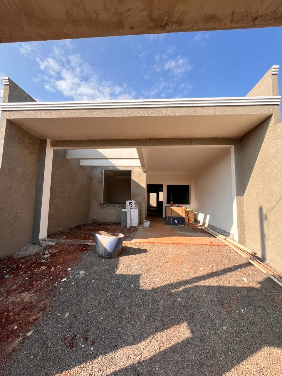 Casa com 1 suite + 2 quartos
