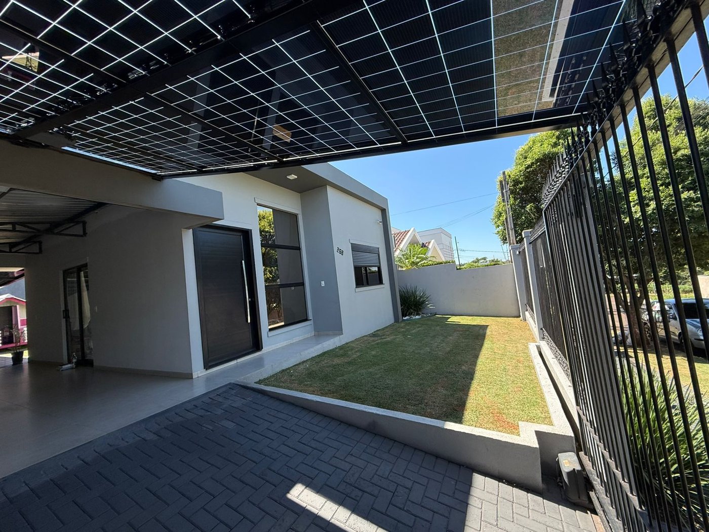 Casa com 1 suíte + 1 quarto, placa solar e grande sobra de terreno. — foto 10