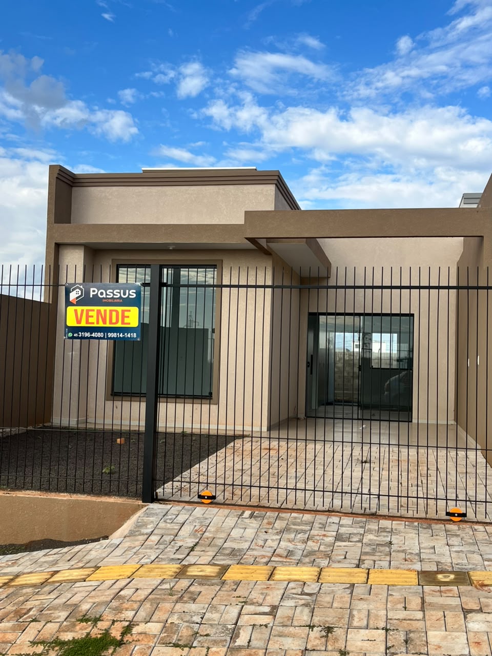 Casa com 1 suíte + 1 quarto e sobra de terreno