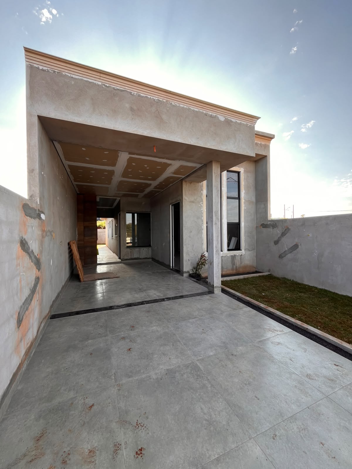 Casa com piscina, 1 suíte + 2 quartos com 91m2