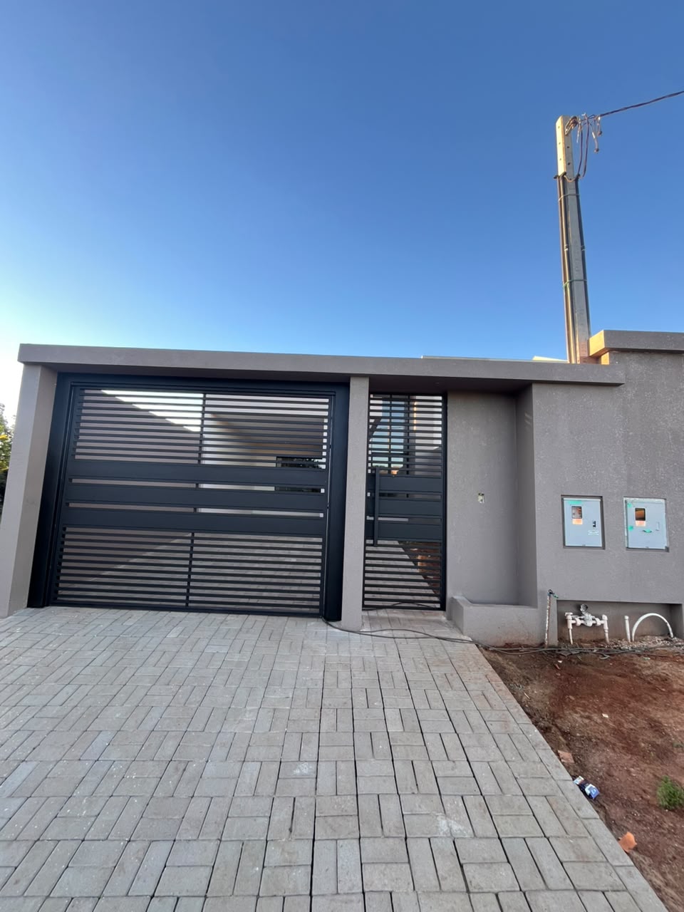 Casa 100m2 com 1 suíte +1 quarto, próximo da UNIMED