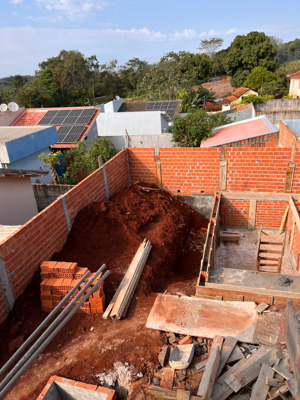 Sobrado com 170m2 com piscina e sobra de terreno — foto 7