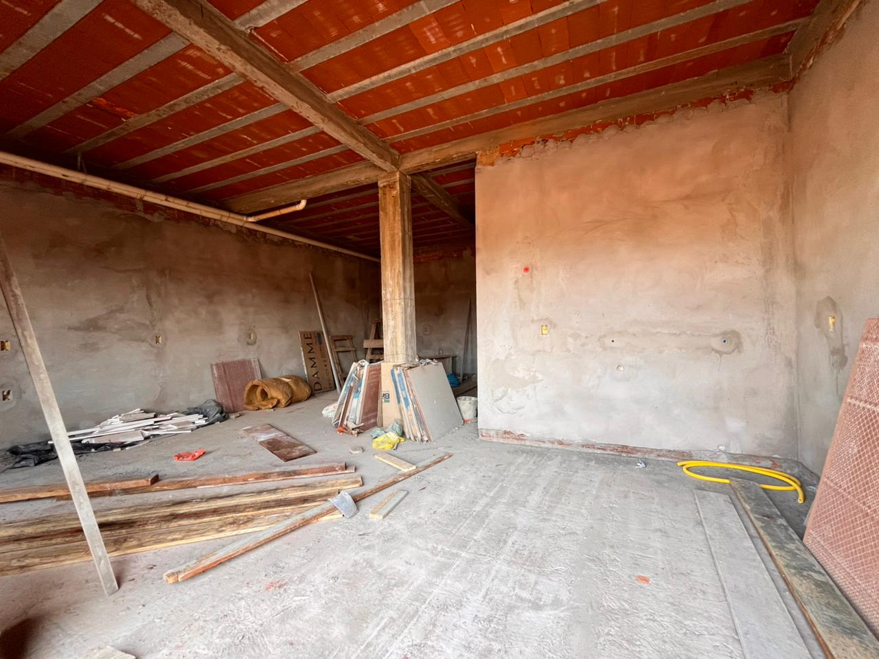 Sobrado com 170m2 com piscina e sobra de terreno — foto 9
