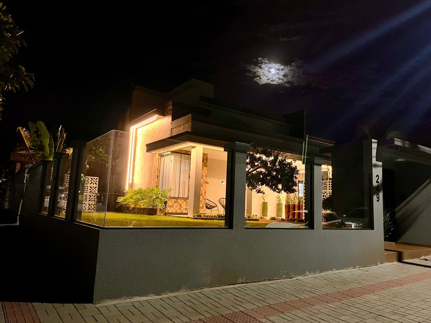 CASA DE ALTO PADRÃO NO CENTRO – EXCELENTE LOCALIZAÇÃO! — foto 19