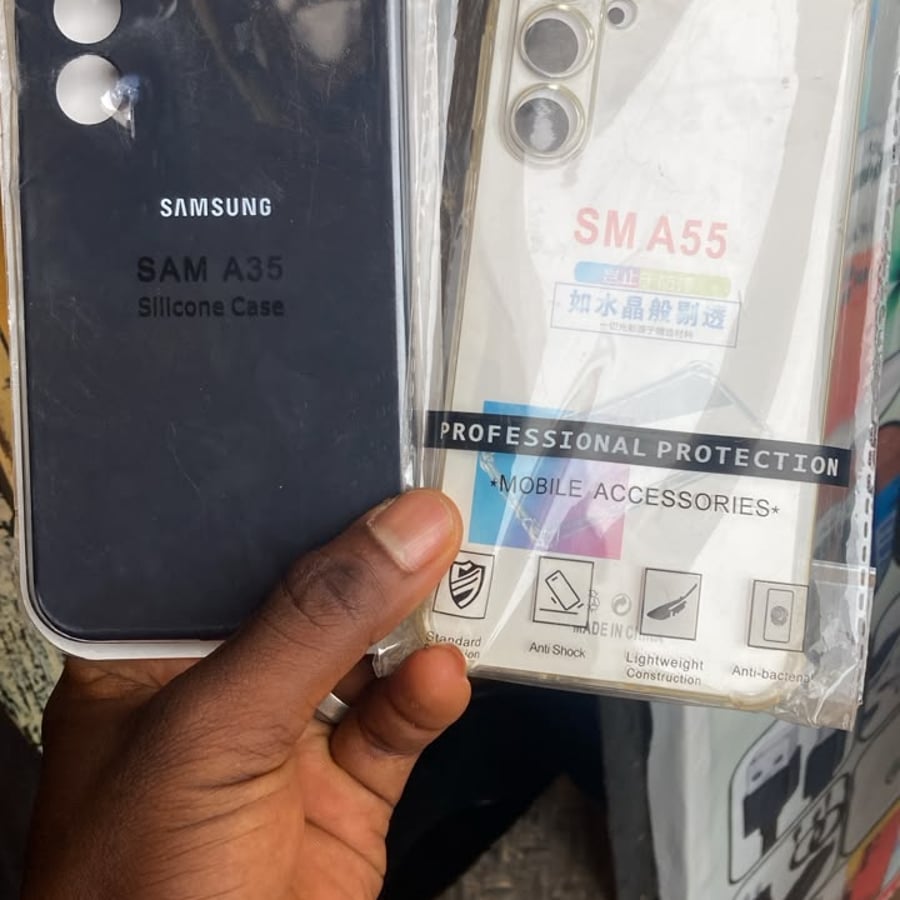 Phones Samsung galaxy fold 5 and laptops