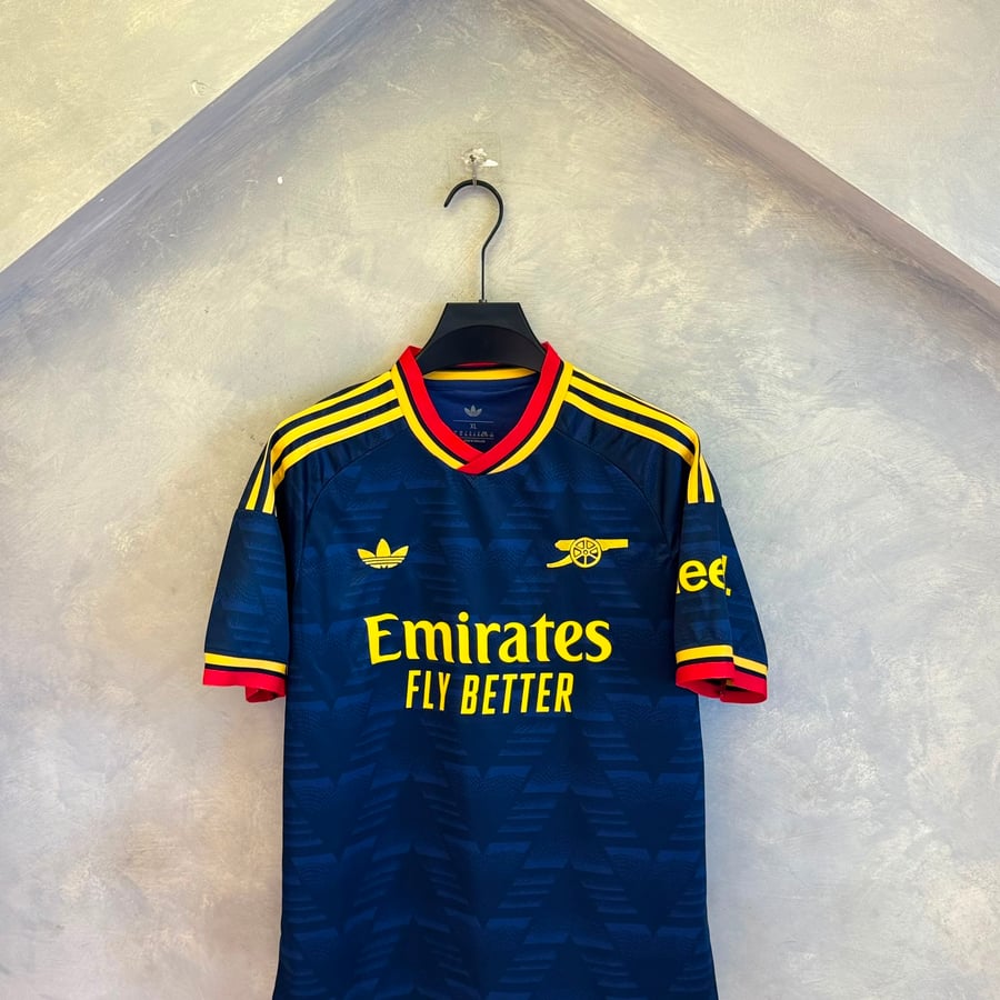 Arsenal Away kit