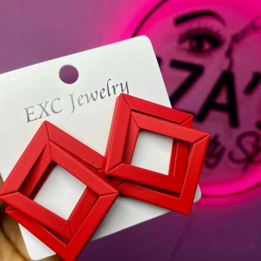 Statement earring
