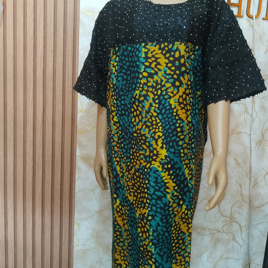 TAYO'S DAMM FASHION HUB