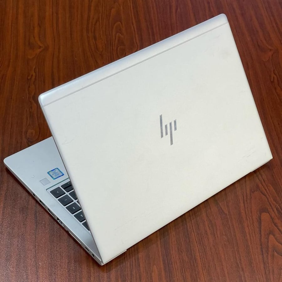 Phones Samsung galaxy fold 5 and laptops