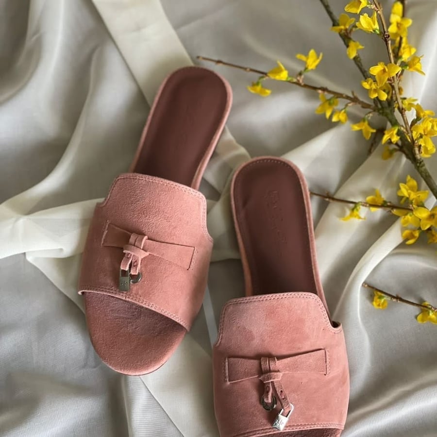 Sleek flops