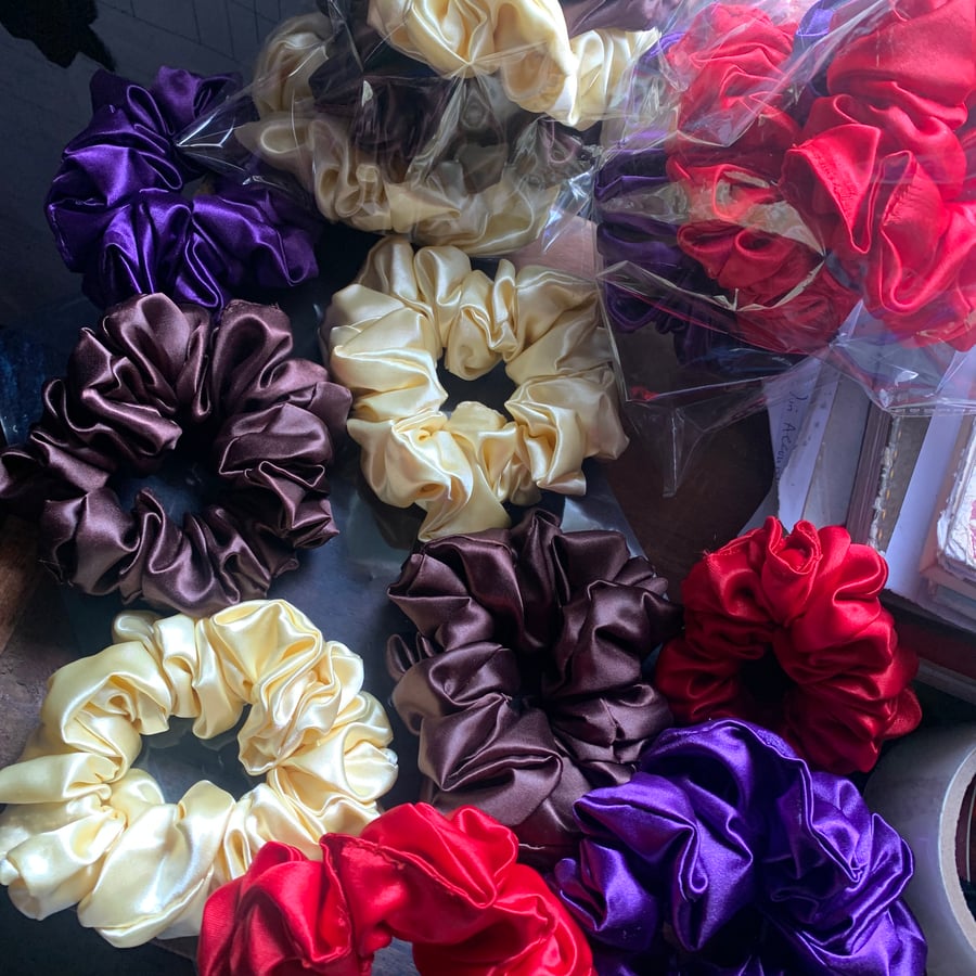 Topnotch scrunchies