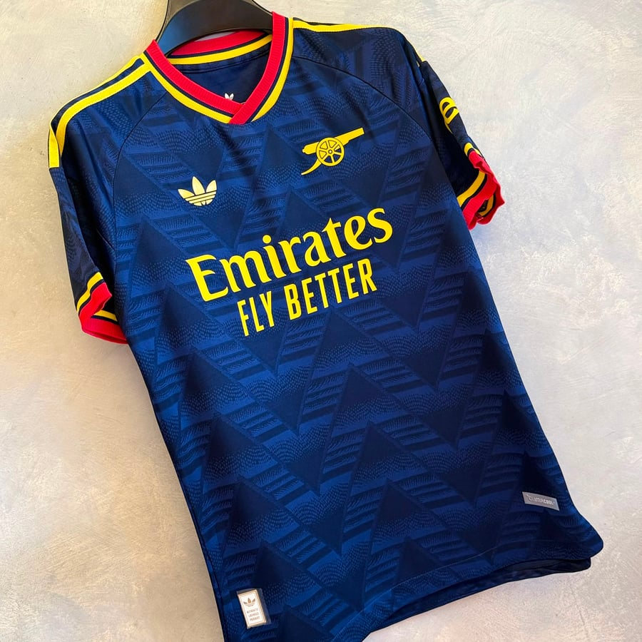 Arsenal Away kit