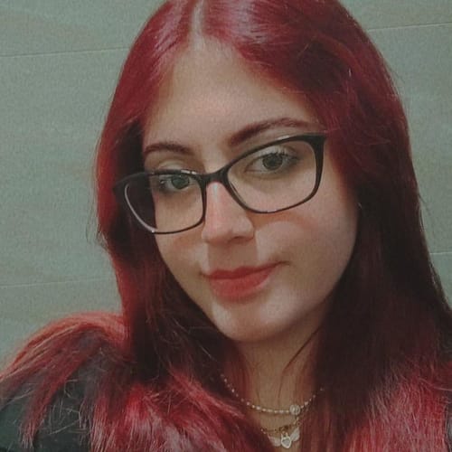 Büşra Nur