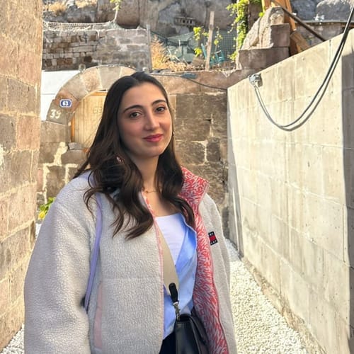 Zehra Taş