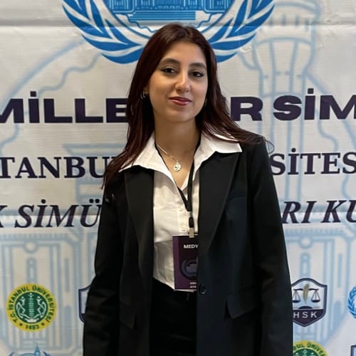 Esra Atay