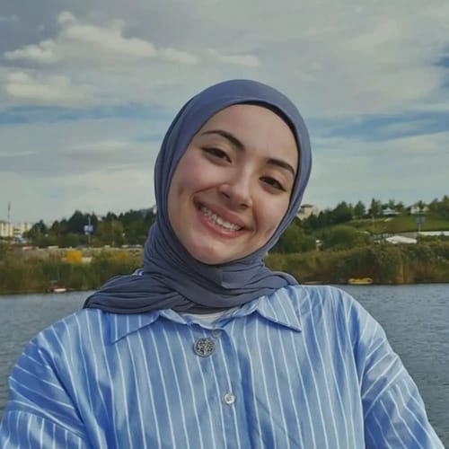 Almina Göktaş