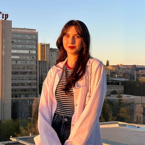 İrem Özturan