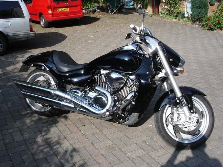 Suzuki M109R 3