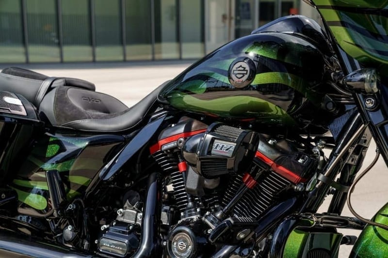 61f2a1e0338facvo-street-glide-2
