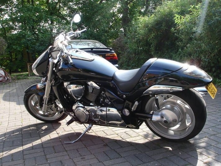 Suzuki M109R 2