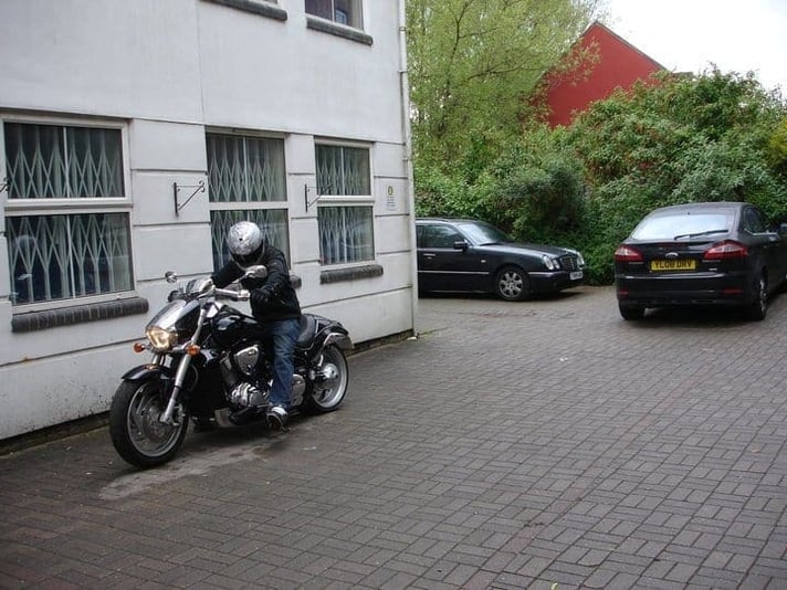 Suzuki M109R 6
