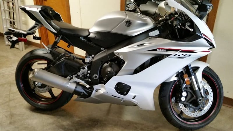 Yamaha YZF R6 1