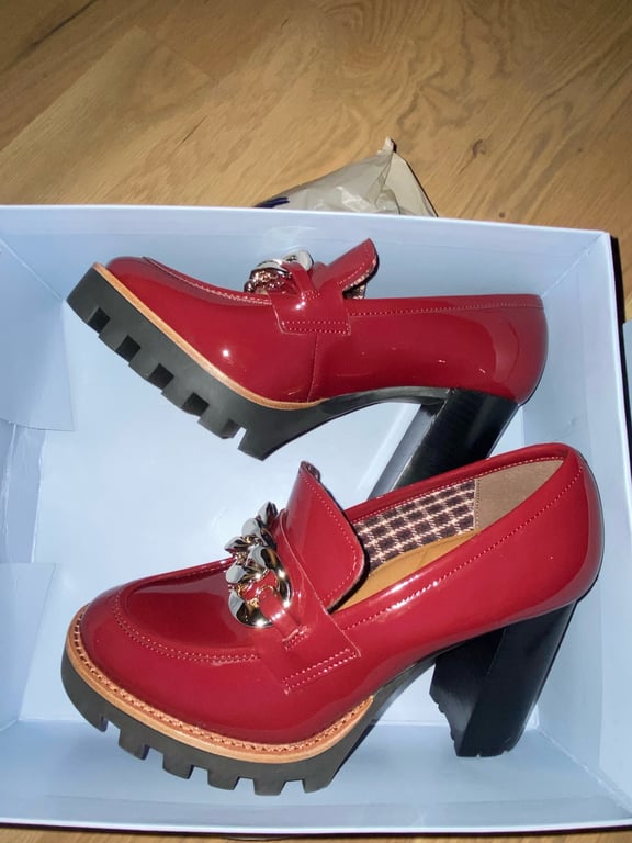 I need help styling these!!! How would you wear them? I’ve had them forever but never know how to wear them!