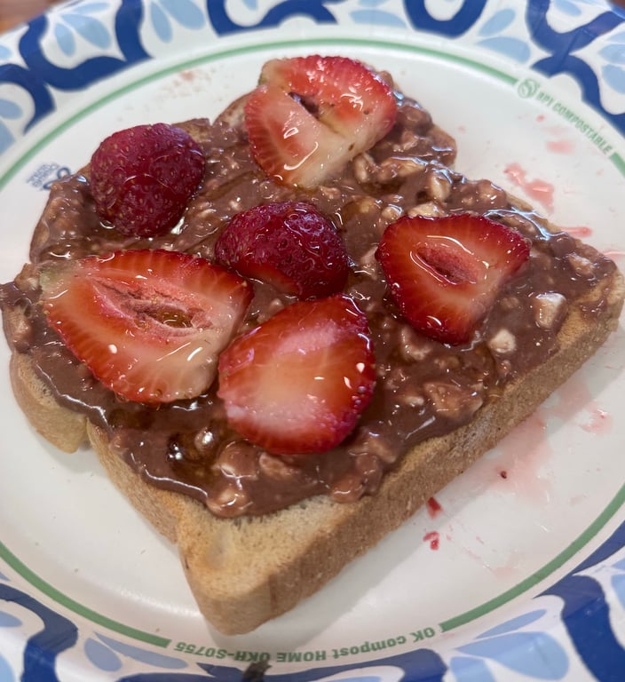 Cottage cheese is such an amazing and versatile source of protein and I need new recipes. Comment your favorite ideas! I’ve done a few toasts and always add it to my pizza/pasta sauce. 
