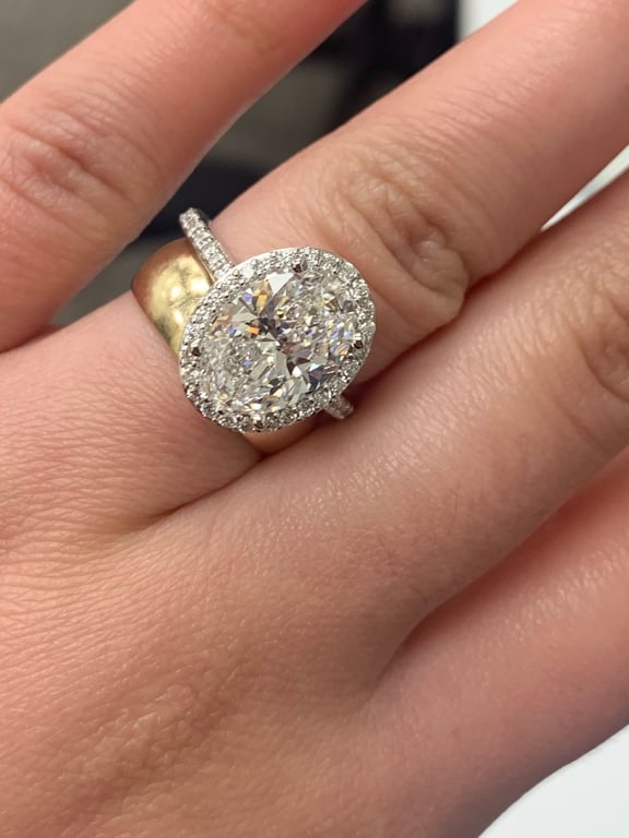 Thoughts on this ~5 ct diamond ring? 💎💍