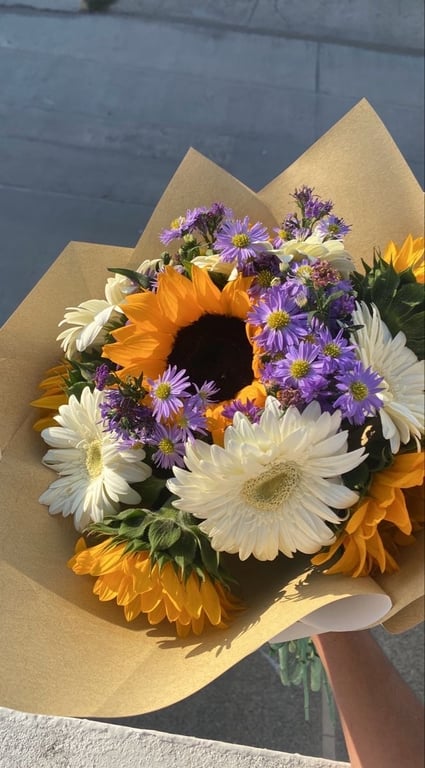 What’s the male equivalent of receiving flowers for women?
